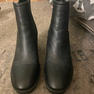 Vince water repellent boots. Worn once. Amazing condition